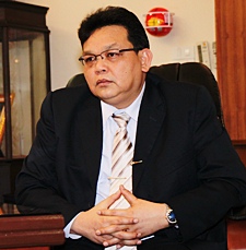 Phanawatnan Kaimart, inventor of the fire-extinguishing ball has received another prestigious award.